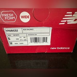 JSTTFv1 Soccer 
Asin:B07BWMSP9Q
Color:Black/Neon Emerald
Size:5 Big Kid
Width:W